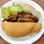 ホットドッグ(とろ煮豚) Hot dog(Melting boiled pork)（フェアトレード珈琲院）