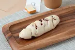国内産クリームチーズ使用のお米のクランベリークリームチーズ(Kome Pan 米粉を使ったパンと焼き菓子)