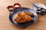 丸鶏の半身揚げ（鳥あえず。金山店）