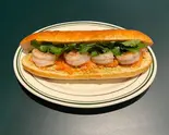 アボカドバジルペーストと海老バインミー（lit (リト)）