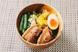 越後もち豚の角煮丼（おむすび cafe ＆ dining micro-cafe）