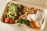 温玉鶏そぼろとろろBOX -Chicken Soboro-（まめたまの頑張らないダイエット食堂 幡ヶ谷店）
