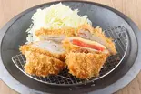 プレーン&明太子チーズ熟成重ねかつ相盛り弁当(宅配とんかつ かさねや 博多店)