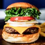 【当店人気No.1！】 チーズバーガー(フレンチフライ付き)（CIRCUS by BURGER’S BASE）