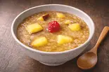 芳醇ほうじ茶と熟成さつま芋の和歌山風「いも茶粥」（風邪・胃腸炎の回復に お粥小屋 健康お粥専門店）