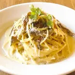 贅沢きのこのクリームソースパスタ pasta with mushrooms and raw ham（LOVE TABLE Agarato farm to table）