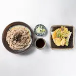 野菜天ざる（蕎麦切りくろ 大通本店）