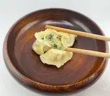 ⽩⾝⿂すり⾝ニラ餃⼦(ニラ、⽩⾝⿂すり⾝)——10個(毎個25g)（王さんの手包み餃子）