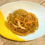【韓国人直伝！！】チャプチェ/Japchae（麺とおにぎり かなや）