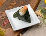 おにぎり (鮭)（銀座創業40年老舗そば屋「多吉」）