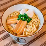 沖縄そば（そば家 鶴小 壺川店）