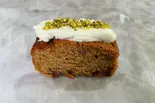 いつものキャロットケーキ フロランタン付き(Cafe Oats & Greens)