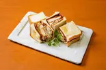 名物チキンカツサンド(WA鶏BAR 天満店)