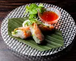 海老と燻製サーモンの生春巻き（スコンター錦店）