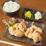 【弁当】出汁ミックス弁当(出汁もも、醤油むね) 大(約7ヶ)(ジョニーのからあげ 大阪駅ビル店)