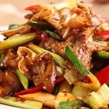 限定双椒爆炒猪头肉(香港餃子酒場 下北沢店)