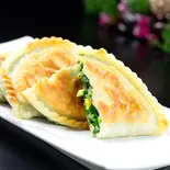 ニラと玉子入り焼きパン(二個)（本格中華料理 永利 六本木店）