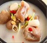 芸豆炖猪蹄 豚足と豆のスープ（ビャンビャン麺 朋友）