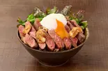 温泉卵のサーロインステーキ丼(150g) Soft Boiled Egg Sirloin Steak Bowl(肉テロ!肉たらしくてぎゅう 川崎店)