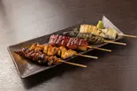 うな串5種盛り(うなまる酒場 南千住店)
