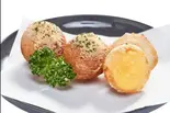 トリプルチーズボール/Triple Cheese Ball(カマロチキン駒込店 Gamaro Chicken Komagome)