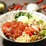 自家製豚すね+(蒸し鶏の細切り)隆江猪脚饭拼手撕鸡（池記 正宗隆江猪脚飯）