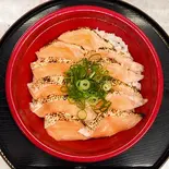 炙りサーモン丼（ごはん屋 宝鮮）