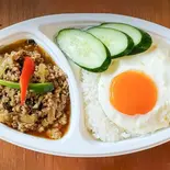 カパオライスGappo rice（インドレストラン＆バー メラ）