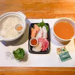 【温】贅沢海鮮茶漬け(ご飯220g)（寿司割烹山水）