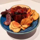 【単品】チップスと甘いオリーブ 25g Homemade potato chips&Sweet olives(RESTAURANT MAMA.)