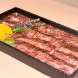 黒毛和牛サーローインステーキ重（熟成焼肉えいき）