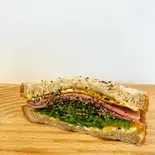 ベーコンレタスサンド（高級惣菜パン 田中惣菜店）