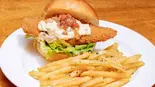 燻製タルタルと白身フライバーガーポテトフライセット（高砂モデレート）