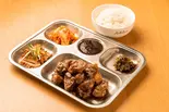 スペアリブ入り弁当（香港焼腊）