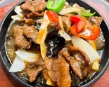 牛肉の鉄板焼き炒め（中華料理 無限鴨）
