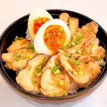 鶏チャーシュー丼（カツ丼と天丼の伊藤商店）