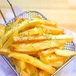 ポテトフライ(トリュフ風味)(Hajiバル)