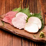 肉のロースト藁焼き3点盛り 2人前（藁焼き 居酒茶屋 鑪）