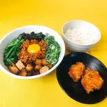 台湾カレーまぜそば・ライス・からあげ2個セット（ラーメンKING）