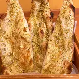ガーリックナン(Garlic Naan)（ダージリンスパイス潮見店）