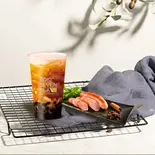 沖縄産黒糖タピオカミルクM+台湾産ソーセージ1本（TOKI SEVEN TEA＆台湾ジーパイ、自家製唐揚げ 大塚店）