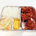 唐揚げ弁当(ヤンニョム)3個入り(アジアン料理kuma)