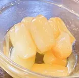 燻製らっきょう Smoked shallot（魚と燻製の店 さんばんや）