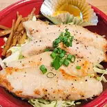 豚トロ丼（ななつぼ 井土ヶ谷店）