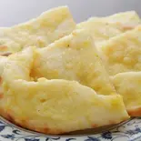 ハニーチーズナン 【 HONEY CHEESE NAN 】(インドネパールレストランプロポーズ)