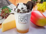 クッキー＆ホイップクリーム飲むマンゴーチーズケーキ（チーズケーキは飲みもの。まるまるチーズケーキ）