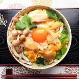 親子丼+しめじ（京のだし香る『親子丼日和』 Oyakodon biyori）
