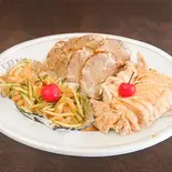 冷菜の三品盛り合わせ 3-Pieces Cold Appetizers Platter（町中華宝楽）