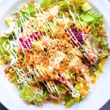 【人気急上昇】アボカドバジルサラダ Avocado Basil Salad(【モチコチキン&パンケーキ】ローカルハワイアンカフェ カンナカフェ CannaCafe)