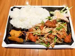 ニラレバー弁当（雪中王哈爾濱飯店 第九支店）